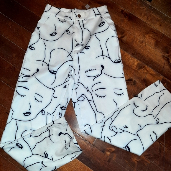 unknown Pants - Really cute abstract print pants